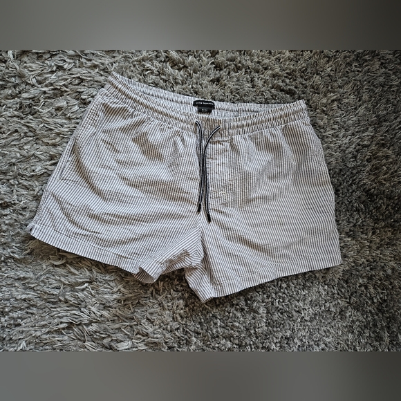 Club Monaco meshed lined shorts - Picture 1 of 6